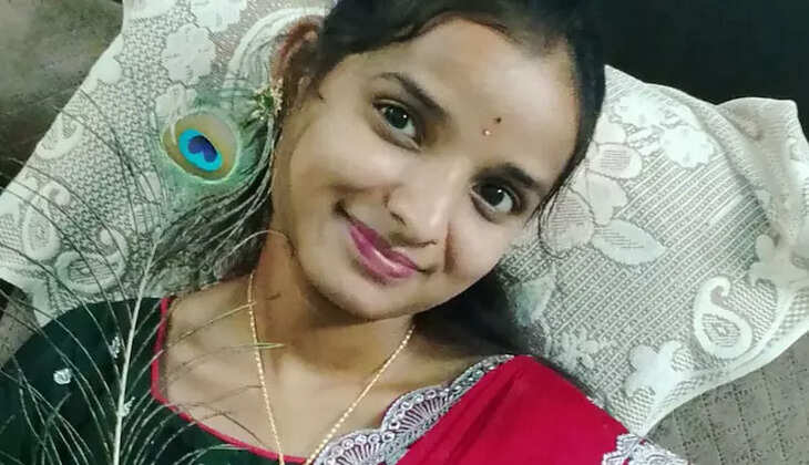 இளம்பெண் கல்லூரி மாணவி