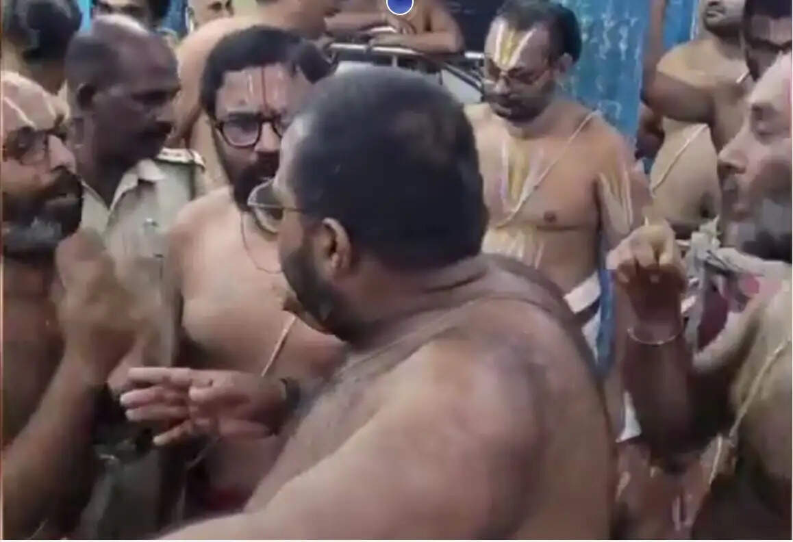 காஞ்சிபுரம் வரதராஜ பெருமாள் வடகலை தென்கலை