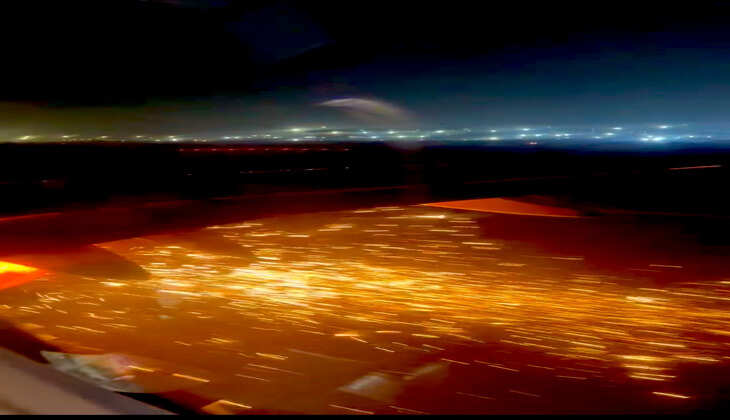 விமானத்தில் தீப்பிழம்பு