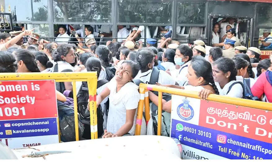 செவிலியர் போராட்டம்