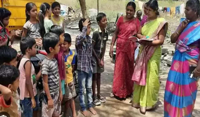 ஆசிரியர்கள்