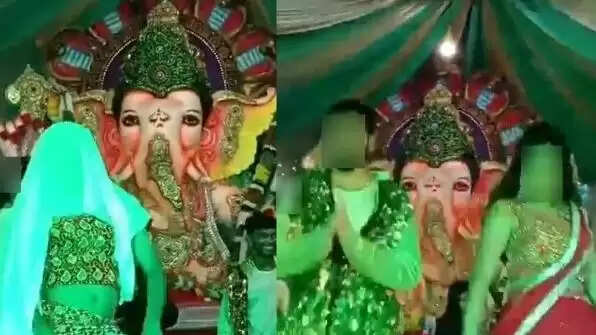 ஆபாச நடனம்