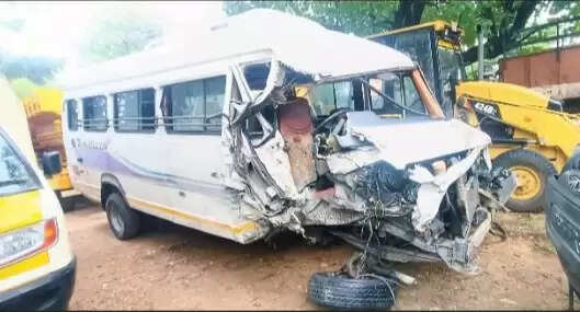 அதிகாலையில் கோர விபத்து... ஒரே குடும்பத்தைச் சேர்ந்த 4 பேர் பலி!