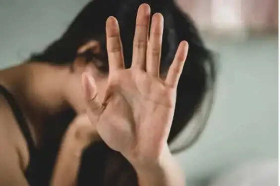 பாலியல் பலாத்காரம் இளம்பெண்