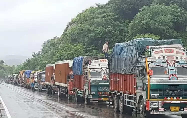 லாரி லாரிகள் ஜம்மு காஷ்மீர்