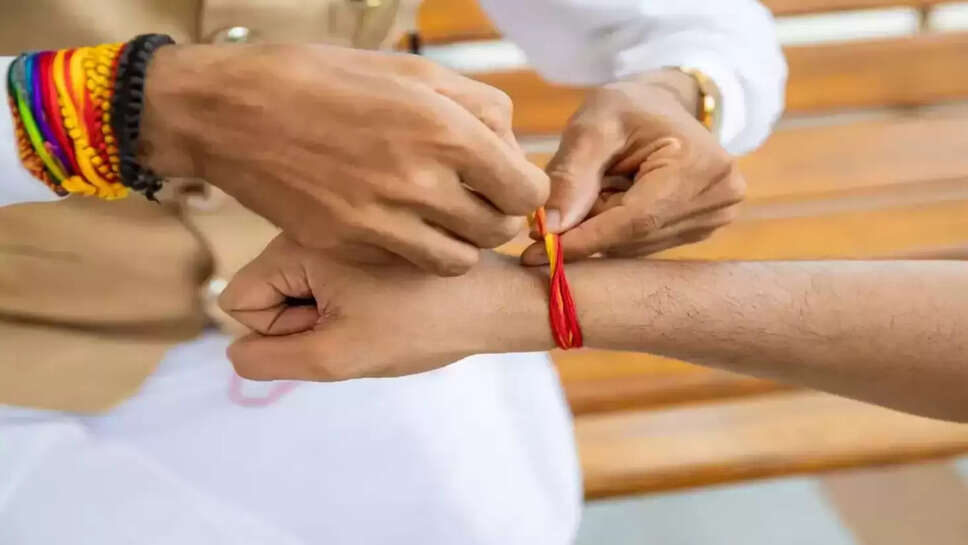 வண்ணக்கயிறுகள்