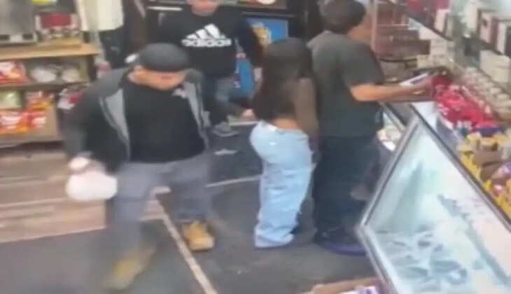 வைரல் வீடியோ... &nbsp;காதலியின் இடுப்பில் கைவைத்த இளைஞர்... கன்னத்தில் பளார் விட்ட காதலன்!