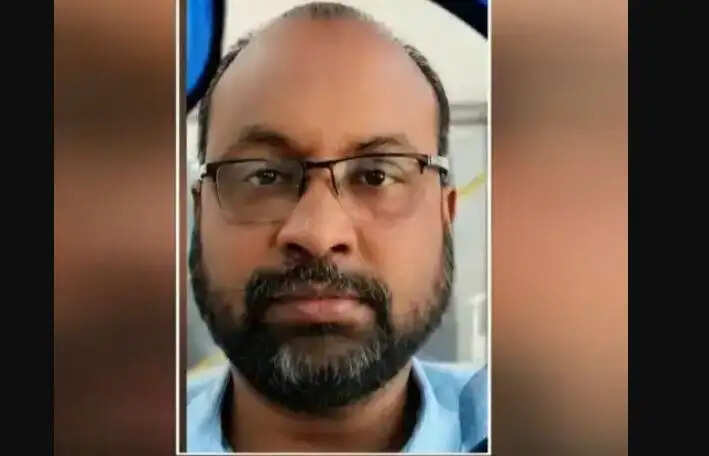 பழனி நில மோசடி சார் பதிவாளர் ஜஸ்டின் மணிகண்டன்