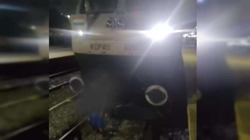 ரயில் என்ஜினில் சடலம்