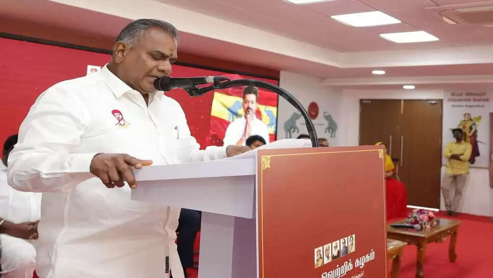 புஸ்ஸி ஆனந்த்