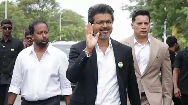 விஜய் புறப்படுகிறார் வெளிநாடு வெளிநாட்டு ஜெகதீஷ்