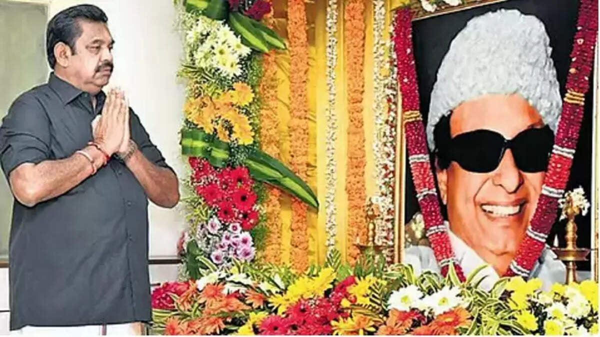 எம்.ஜி.ஆர். எம்ஜிஆர்