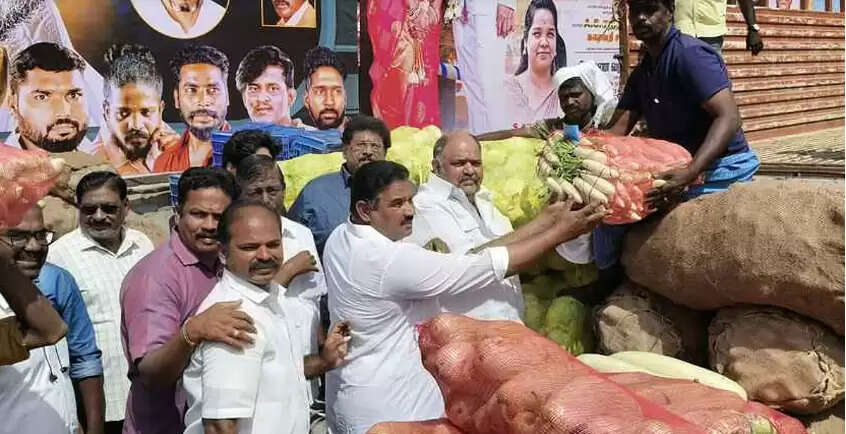 நெகிழ்ச்சி... 26 ஆண்டுகளாக இஸ்லாமியர் டன் கணக்கில் வள்ளலார் ஜோதி தரிசனத்திற்கு உணவுப் பொருட்கள்!