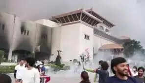 நேபாளத்தில் நீடிக்கும் கலவரம்.. பிரதமர் வீட்டுக்கு தீவைப்பு.. களமிறங்கிய ராணுவம்