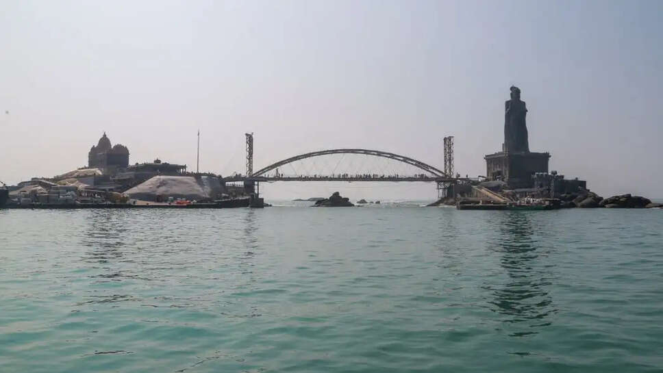 வள்ளுவா் சிலை