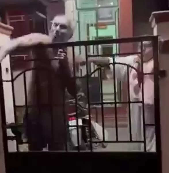 முதியவர் பிரச்சாரம் ஓட்டு தவெக