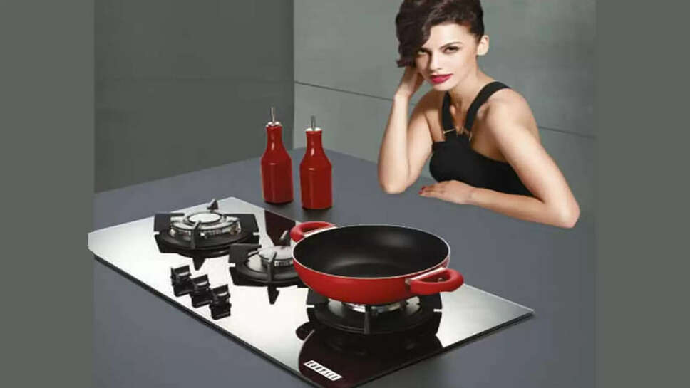 இளம்பெண் சமையல் கிச்சன் லைஃப்ஸ்டைல்