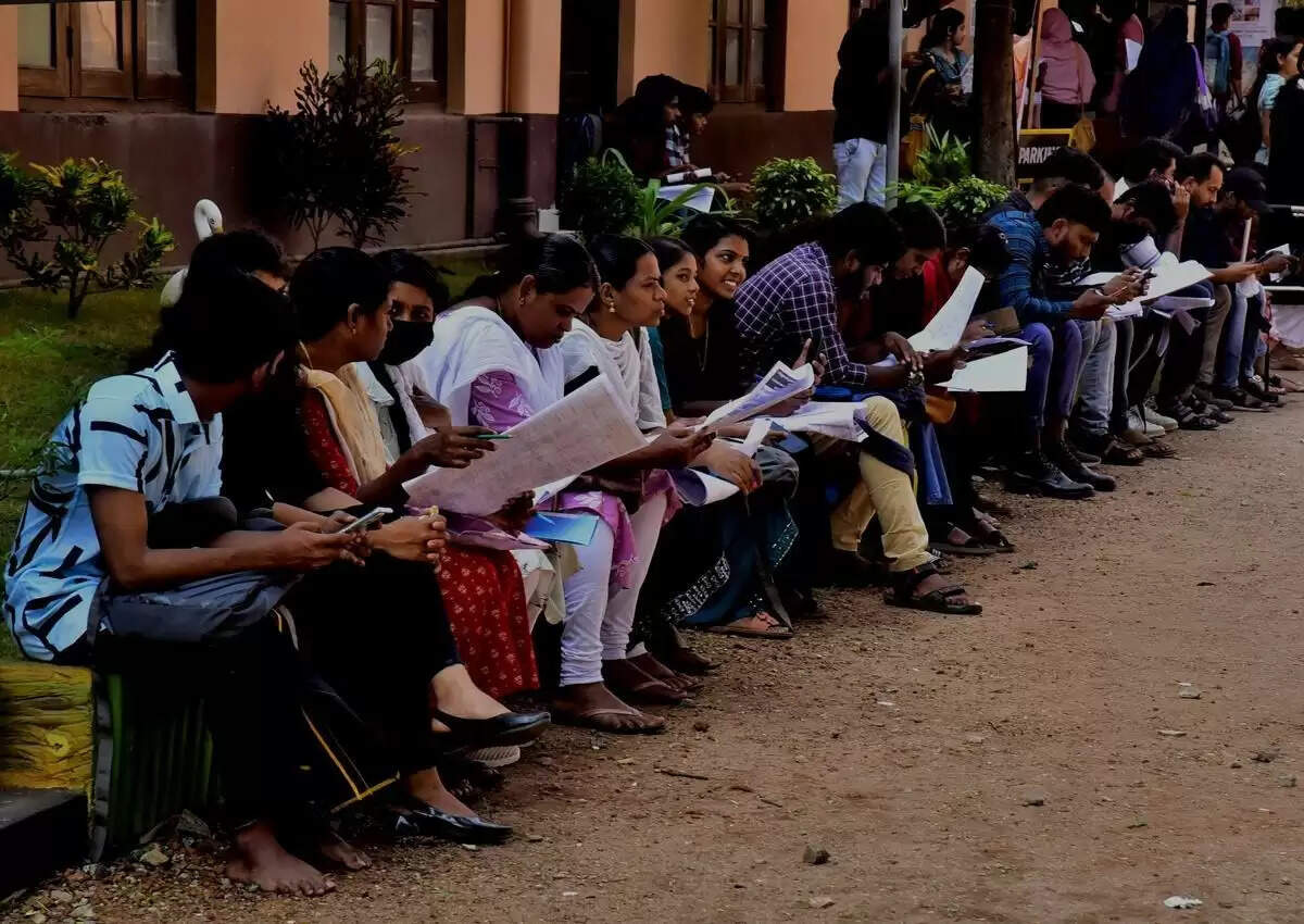 நாளை முதல் TNPSC, SSC தேர்வு இலவச பயிற்சி வகுப்புக்கான விண்ணப்பங்கள்!&nbsp;