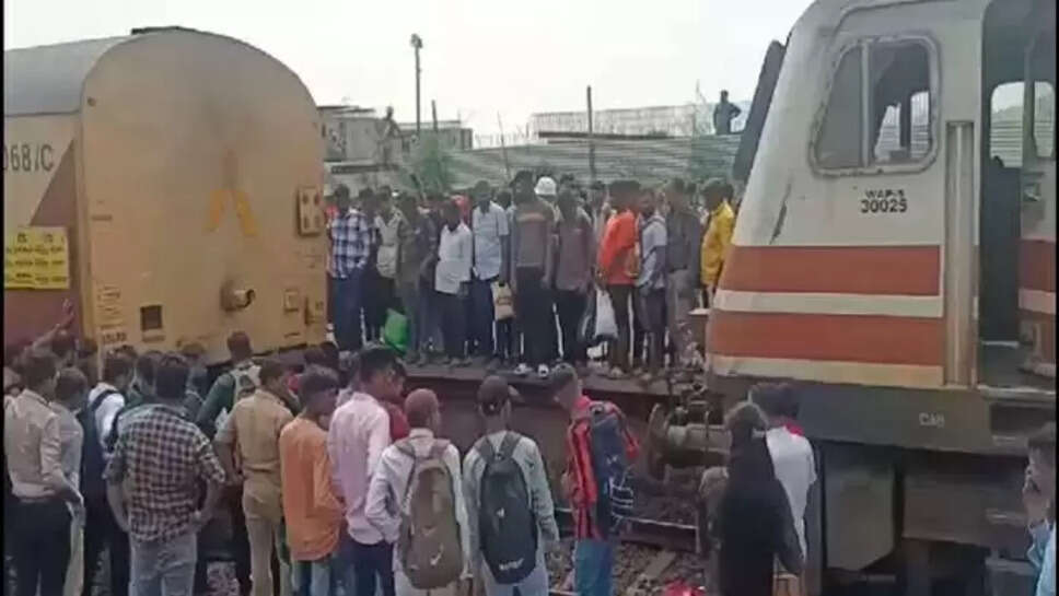 ரயிலில் இருந்து பிரிந்த இன்ஜின்