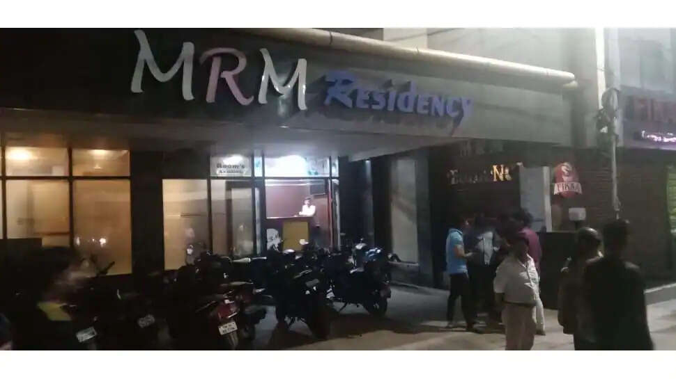 தனியார் விடுதிக்குள் பெட்ரோல் குண்டு வீச்சு!! சென்னையில் நடந்த பயங்கரம்