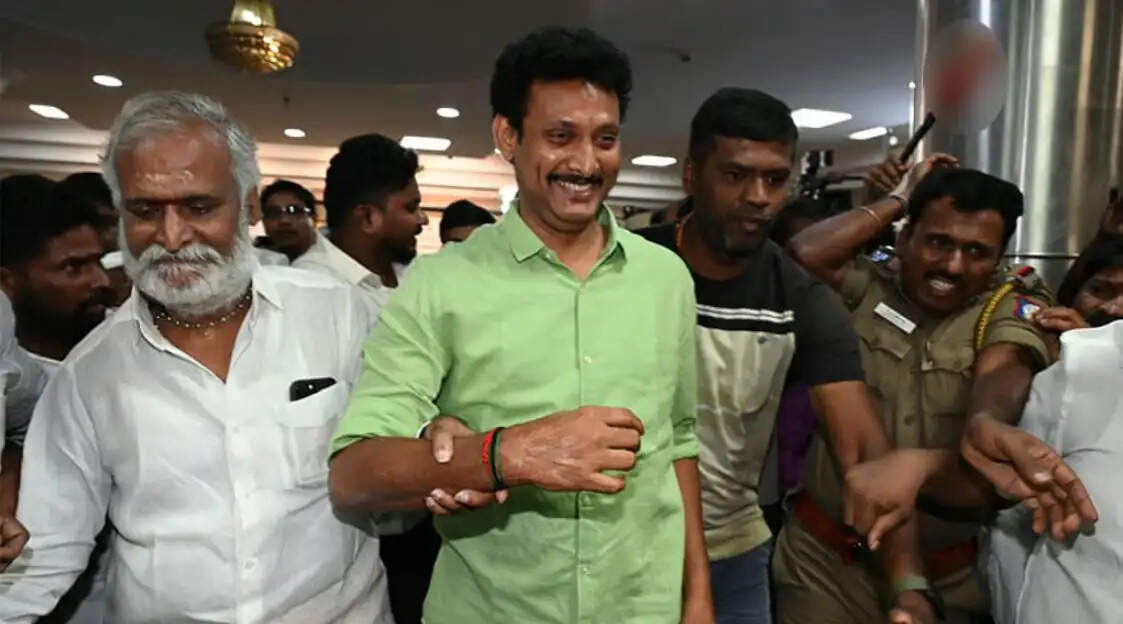 அன்பில் மகேஷ்