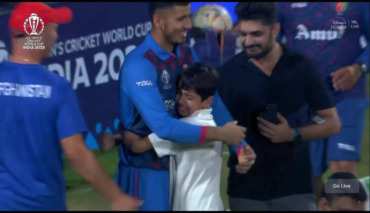 சிறுவனை சமாதனம் செய்த ஆப்கான் வீரர்