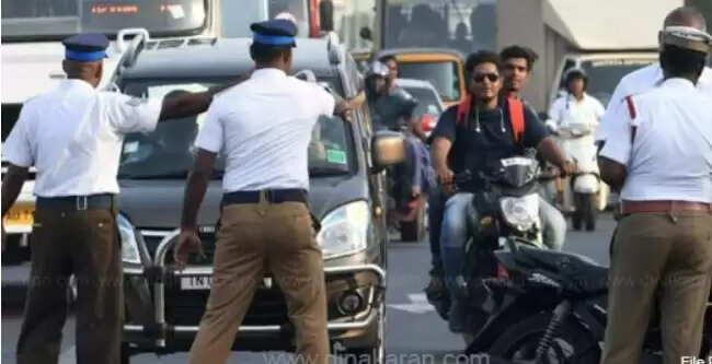 போக்குவரத்து போலீஸ்