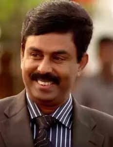 ஜாபர் சேட்டின் மனைவி, முன்னாள் முதல்வர் கருணாநிதியின் செயலர் மகளின் 14.23 கோடி சொத்துக்கள் முடக்கம்!