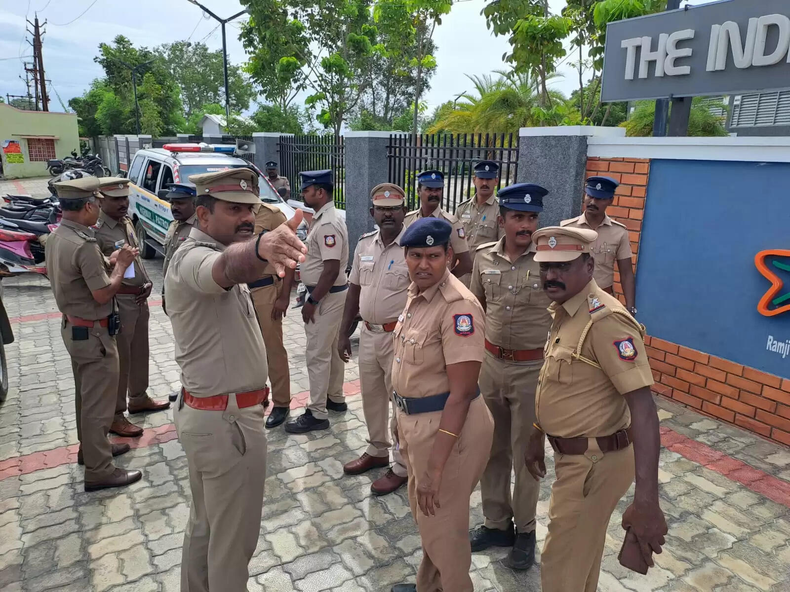 வெடிகுண்டு மிரட்டல்