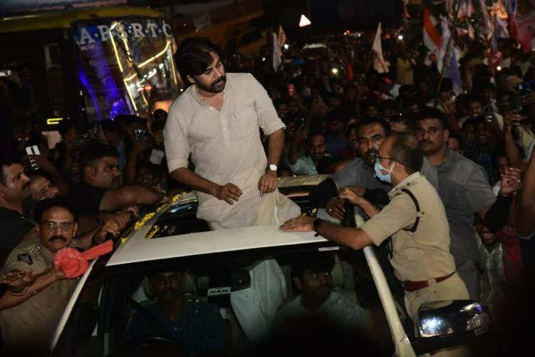 தாக்குதல்