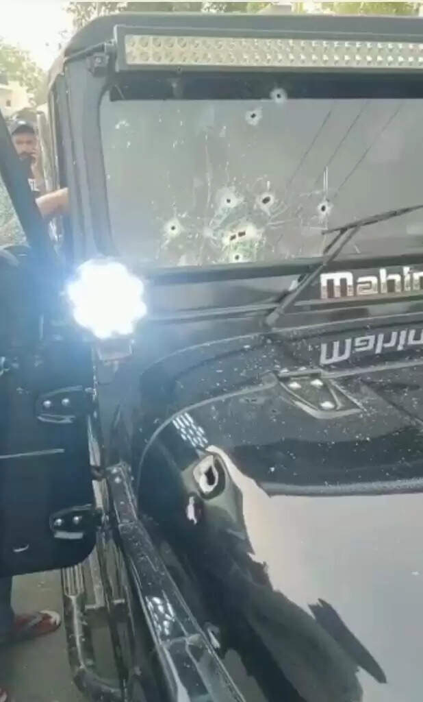 ஜீப் துப்பாக்கி சூடு