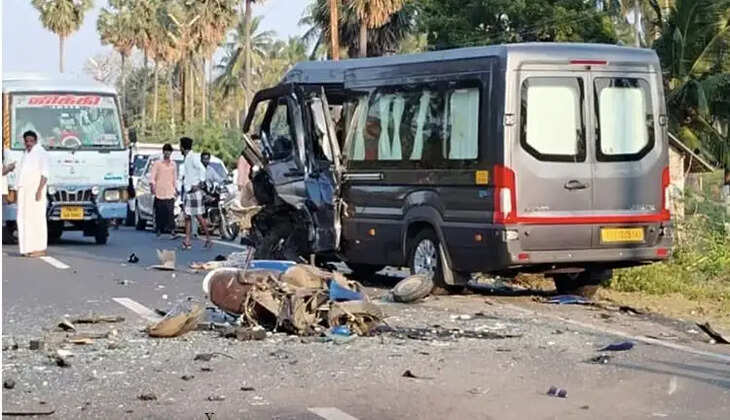 கோர விபத்து வேன்