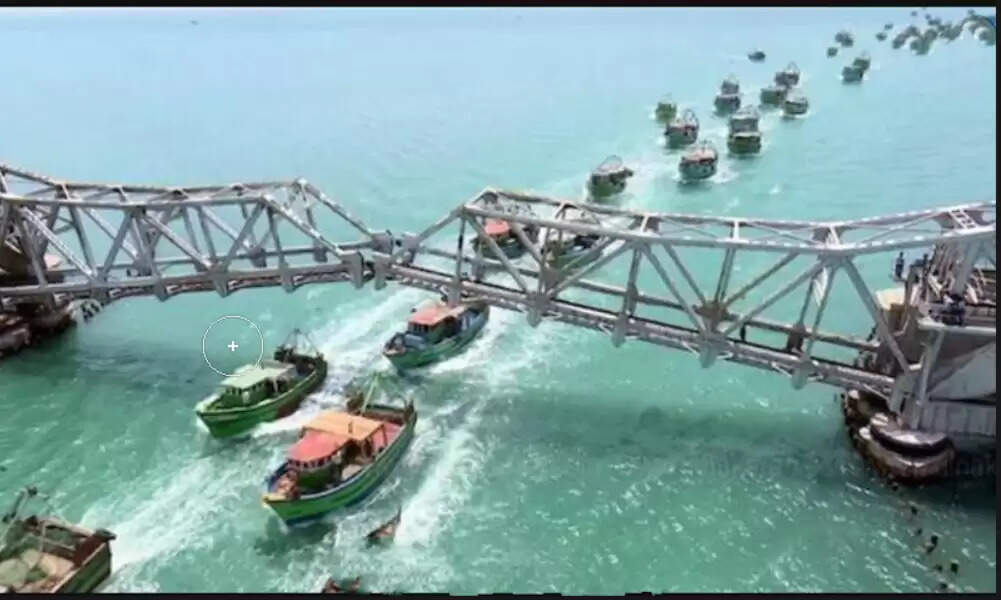 பாம்பன் தூக்குப்பாலம்