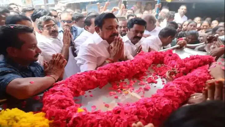 எடப்பாடி அஞ்சலி