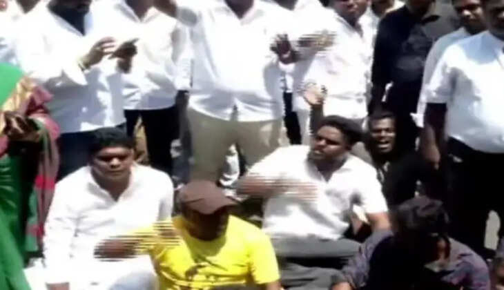 சாலைமறியல்