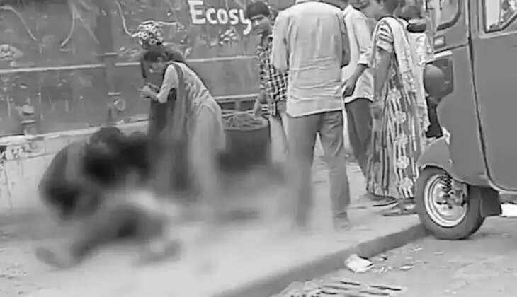 வைரலாகும் அதிர்ச்சி வீடியோ... நடுரோட்டில் பயங்கர &nbsp;சண்டை போட்ட பக்கத்து வீட்டுக்காரர்கள்&hellip; 3 பேர் பலி&hellip; 3 பேர் படுகாயம்!