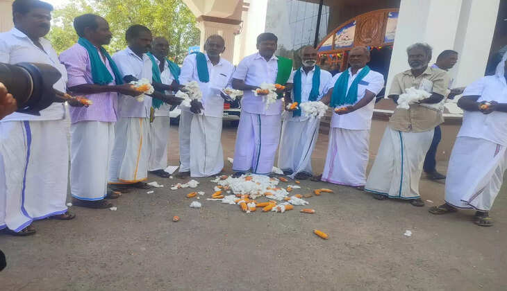 விவசாயிகள் ஆர்ப்பாட்டம்