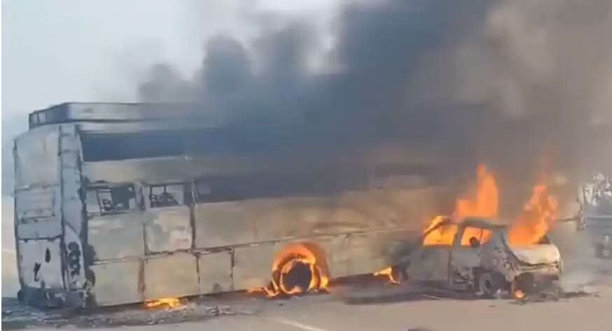 சொகுசு பேருந்து கருகி பலி