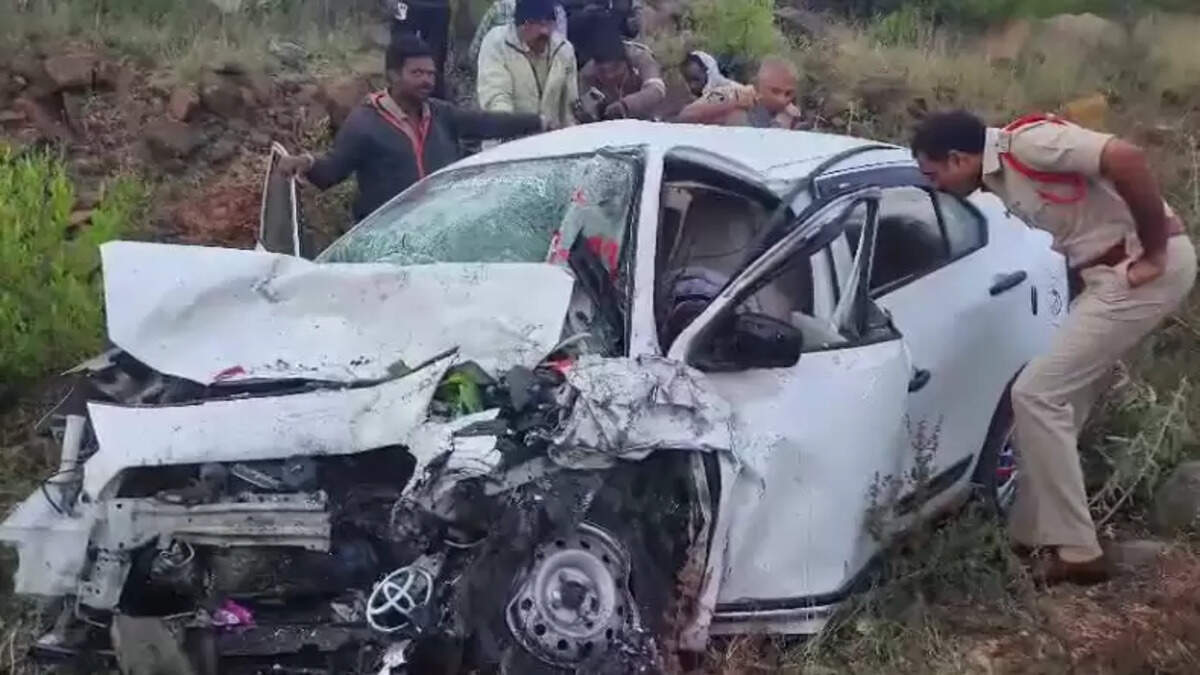 கார் விபத்து