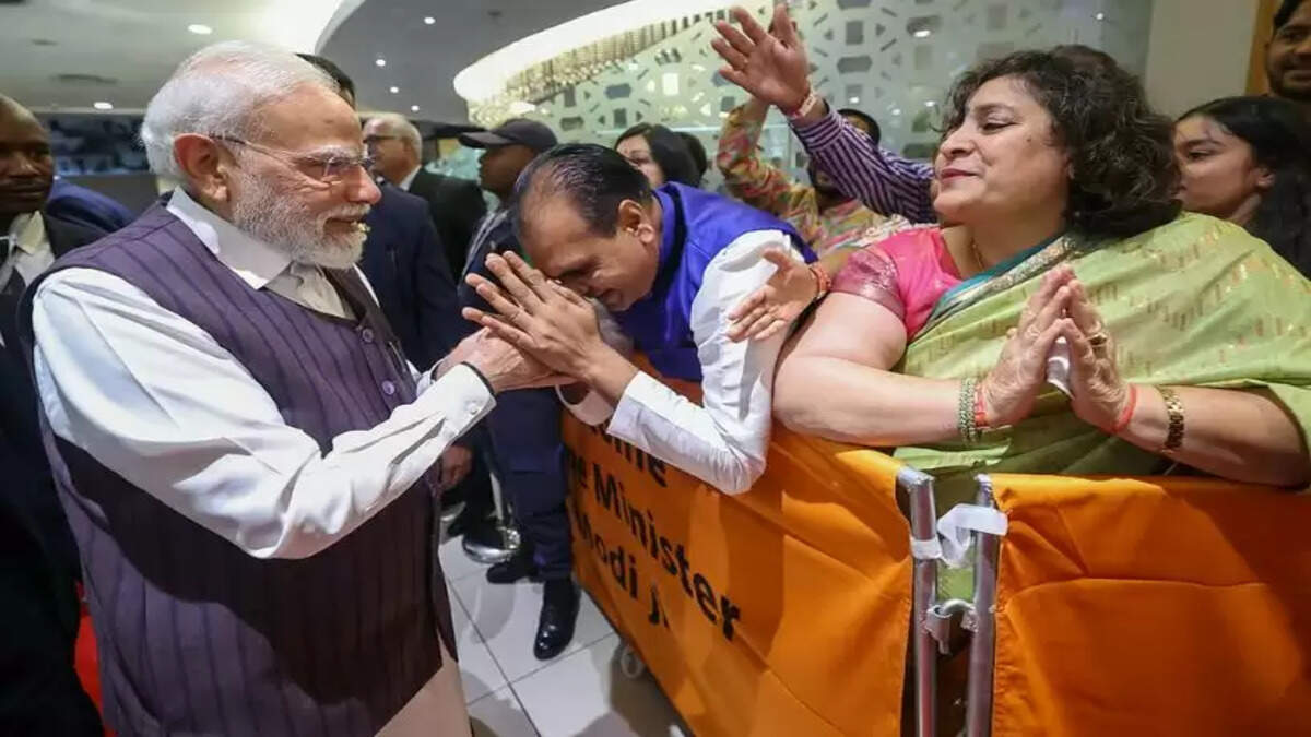 தென்னாப்பிரிக்காவில் பிரதமர் மோடிக்கு உற்சாக வரவேற்பு 