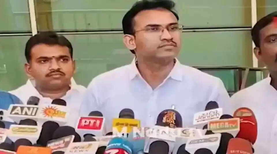 தவெக நிர்மல்குமார்