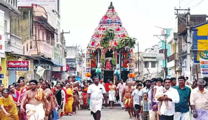 தேரோட்டம் வெயிலுகுகந்த அம்மன்