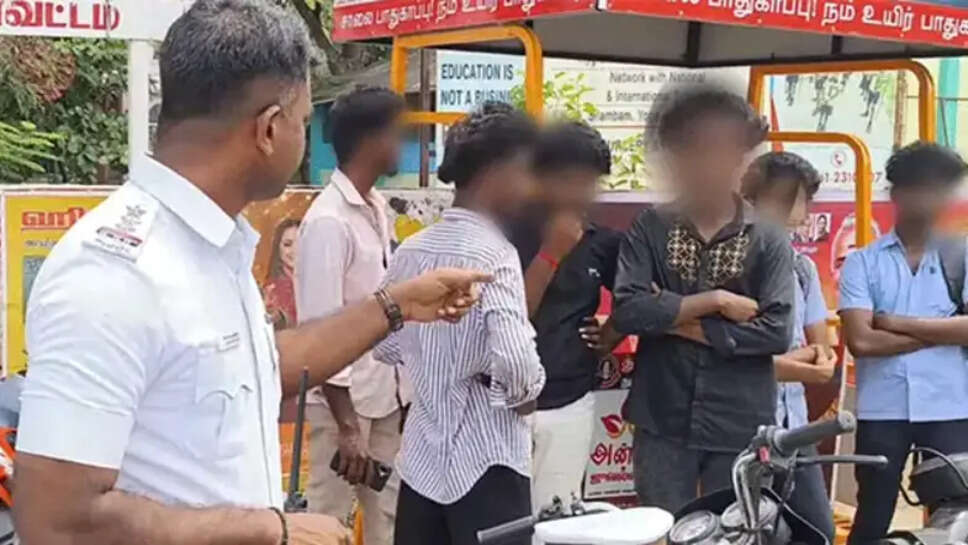 பைக்குகள் ஹெல்மெட் பறிமுதல் அபராதம்