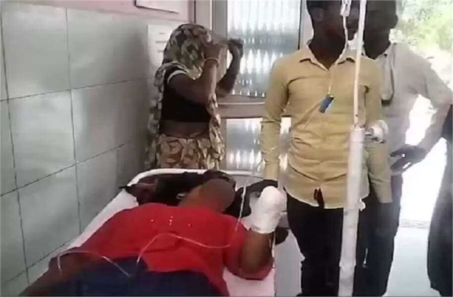 அதிர்ச்சி... காதலியின் கையை துண்டாக வெட்டிய காதலன்... வேறொருவருடன் நிச்சயதார்த்தம் நடந்ததால் வெறிச்செயல்!