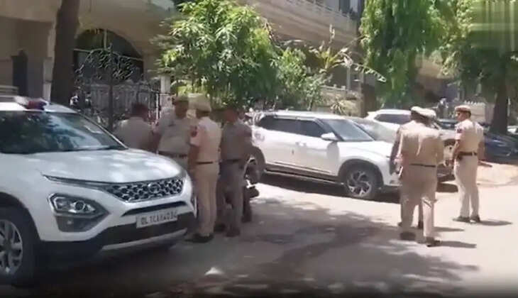 ஐஆர்.எஸ். பலாத்காரம் டெல்லி மகள்