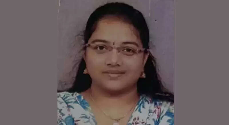 சரனிதா லேப்டாப்