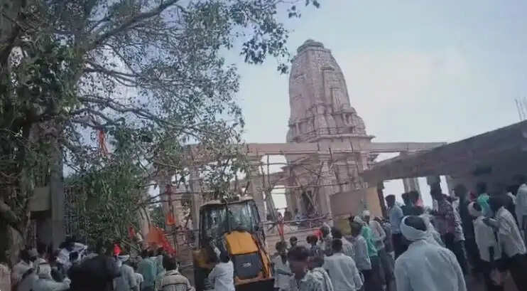 அனுமன் கோயில் இடிந்து