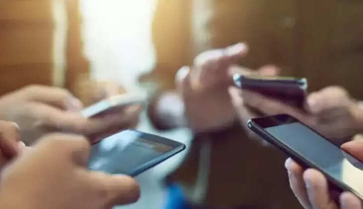 செல்போன், சோஷியல் மீடியா