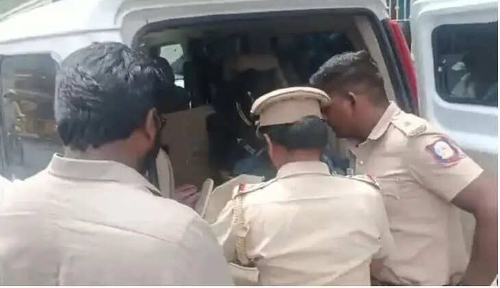 தேர்தல் சோதனை பறிமுதல் போலீசார்