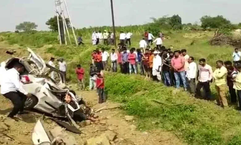 கார் விபத்து